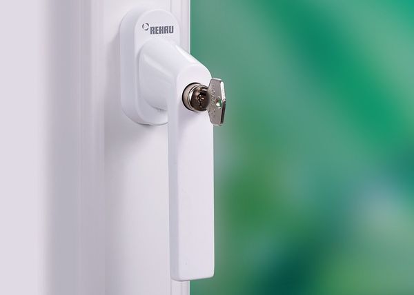 REHAU Linea-Design з замком